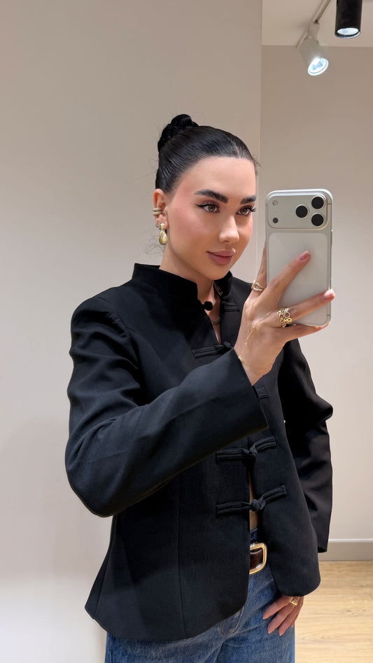DÜĞMELİ BEYAZ CEKET